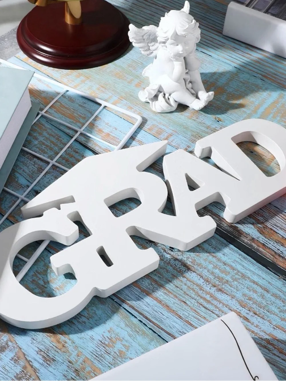 Yookeer White 'GRAD' Wooden Decorative Sign - Classic Graduation Decor 5 pieces